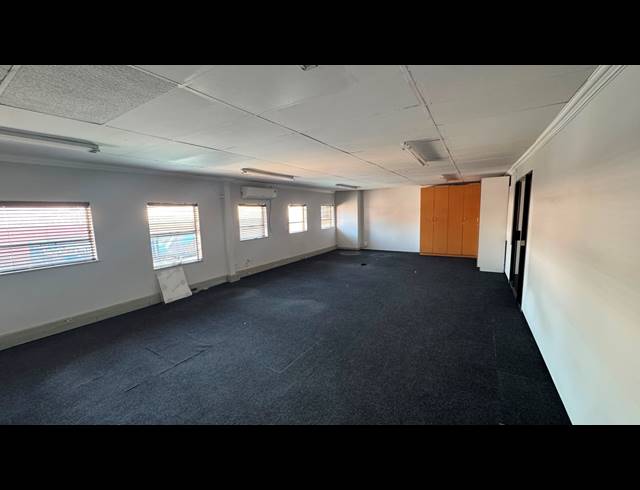 294M² WAREHOUSE TO LET IN EASTGATE